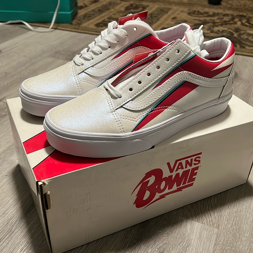 David Bowie Old Skool Vans with box 7.5 W/ 6.0M Limited Edition